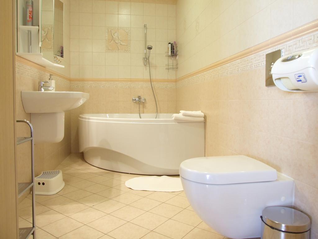 Sunlit Loft Apartment Ryga Pokój zdjęcie